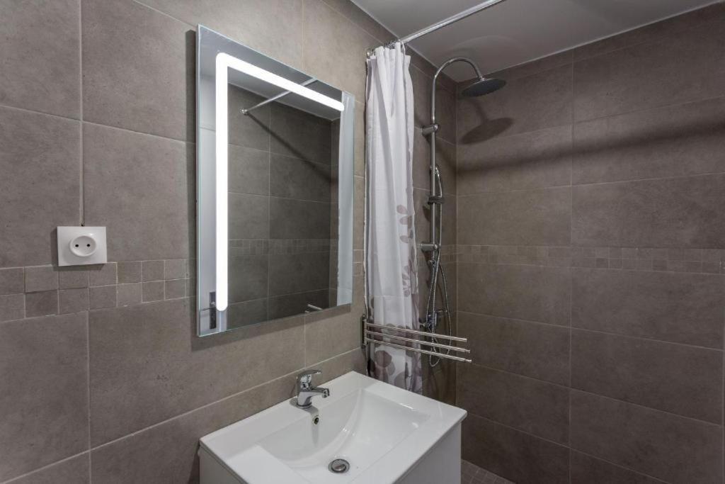 אביניון Hotel Alizea מראה חיצוני תמונה