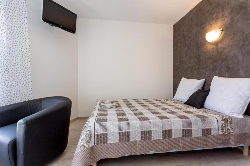 אביניון Hotel Alizea מראה חיצוני תמונה