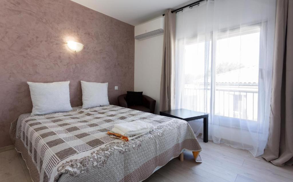 אביניון Hotel Alizea מראה חיצוני תמונה