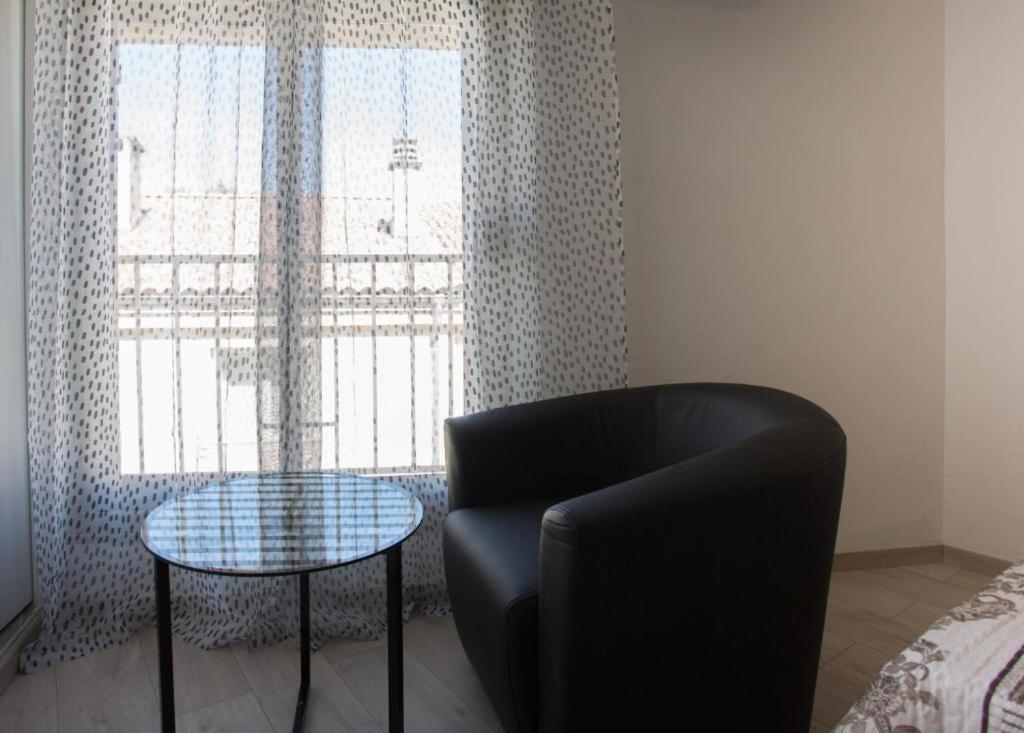 אביניון Hotel Alizea מראה חיצוני תמונה