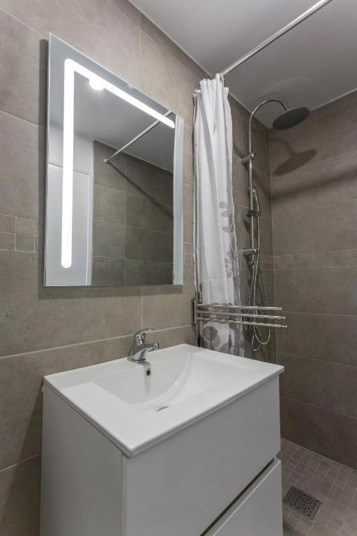 אביניון Hotel Alizea מראה חיצוני תמונה